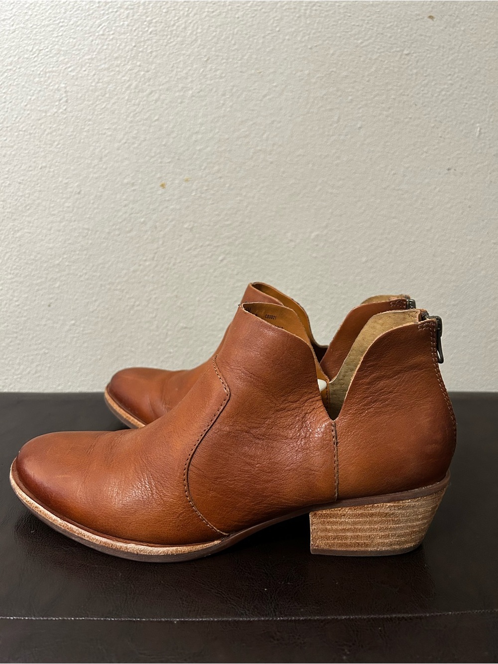 Kork-Ease Rubi Rum Tan Cognac - size 8.5M Women’s Leather Boot Heel Back zipper - Picture 2 of 10